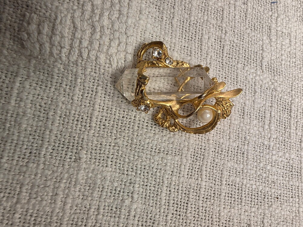 JJ Vintage Gold Tone Brooch with Crystal and Faux Pearl Accent